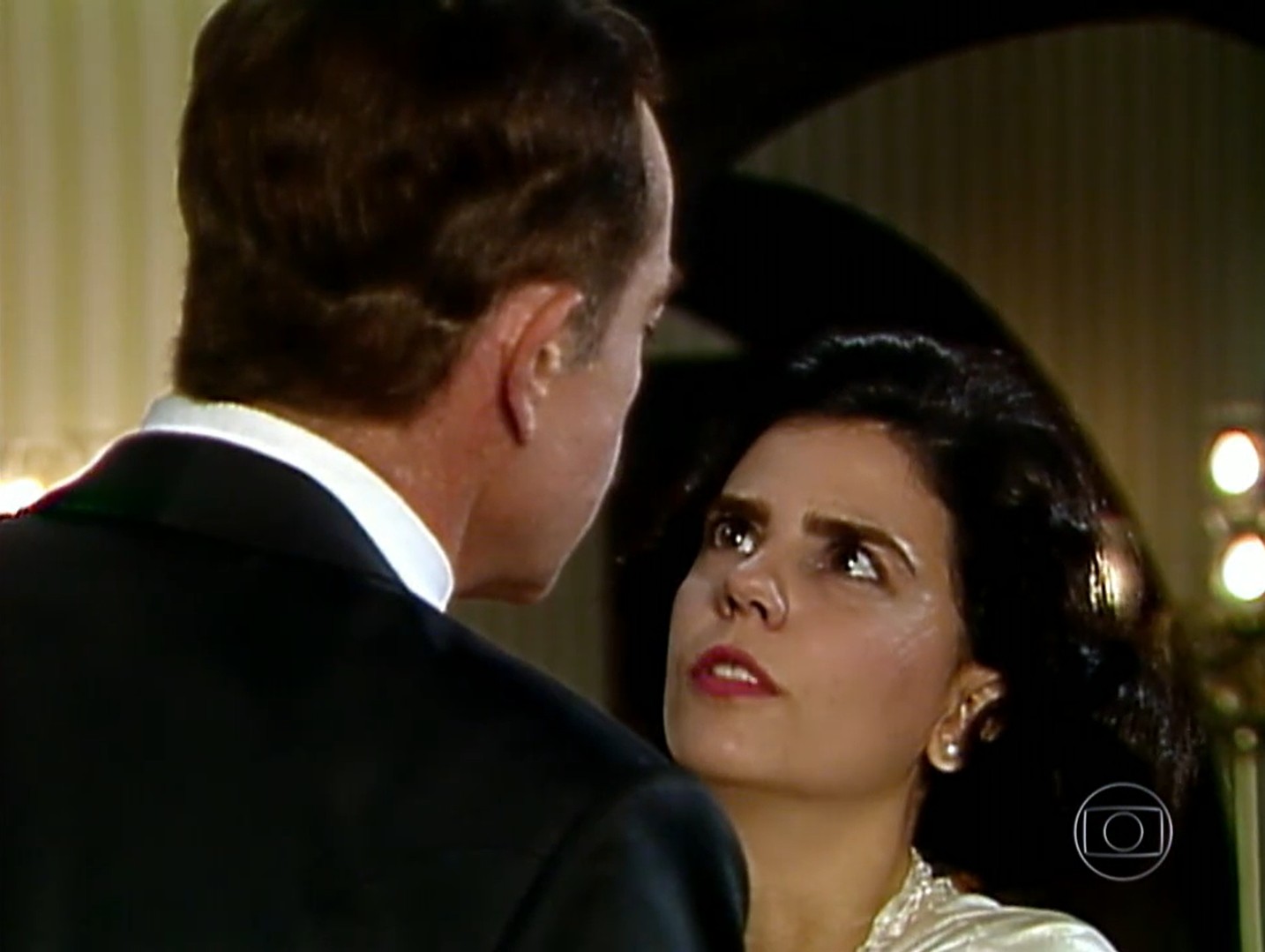 Entre 1989 e 1991, participou de quatro produções da TV Globo, incluindo as novelas “O Salvador da Pátria” e “Salomé” e as séries “Delegacia de Mulheres” e “O Portador”. Em seguida, retornou somente em 1994, com uma participação em “Você Decide”.
