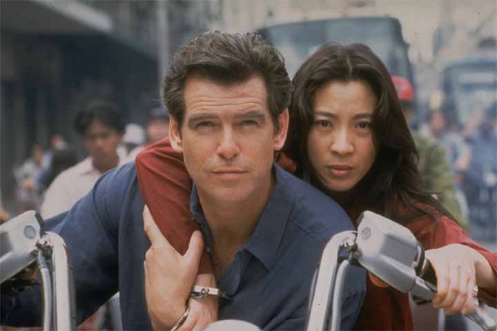 Com o tempo, expandiu sua carreira para produções internacionais e ingressou em Hollywood: atuou em filmes como “007 - O Amanhã Nunca Morre” (1997), da franquia James Bond, com Pierce Brosnan no papel do famoso agente.
