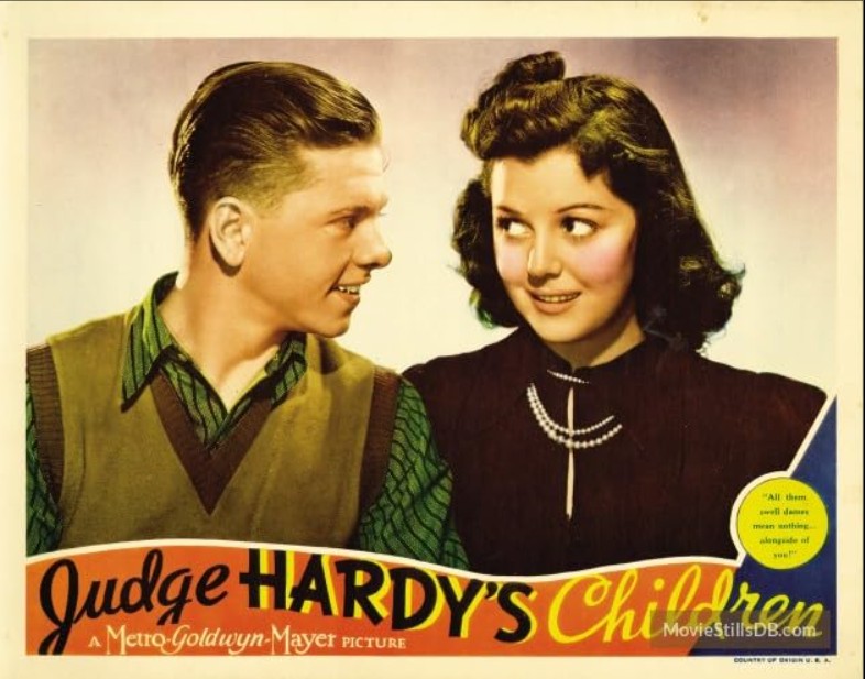 Em 1937, iniciou a série de filmes “Andy Hardy”, que se tornaria um dos maiores sucessos da Metro-Goldwyn-Mayer. O personagem representava o jovem americano idealista, e o papel fez de Rooney um dos rostos mais conhecidos nos anos 1930 e 1940.
