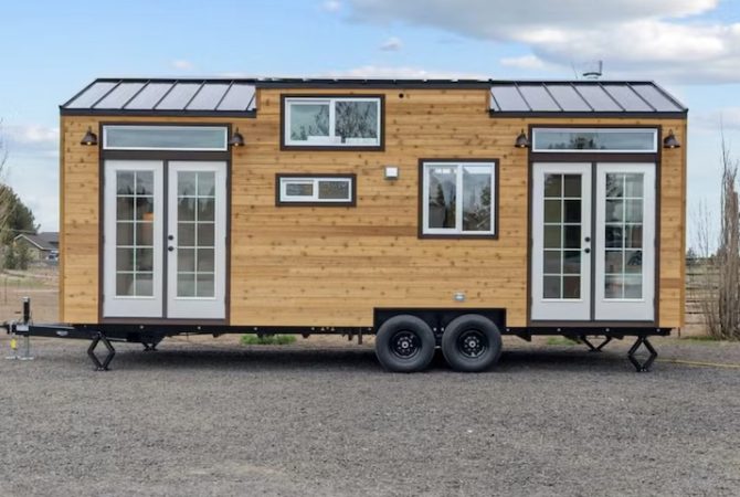 Parece mágica! Microcasa de 26 m² tem banheira e até mezanino