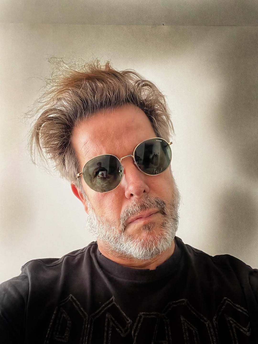 No cinema, protagonizou filmes como “Até que a Vida nos Separe”, “Divórcio” e “O Homem do Ano”, entre outros. Além da atuação, Murilo dirigiu e roteirizou produções como “O Beijo no Asfalto” e “Pérola”.

