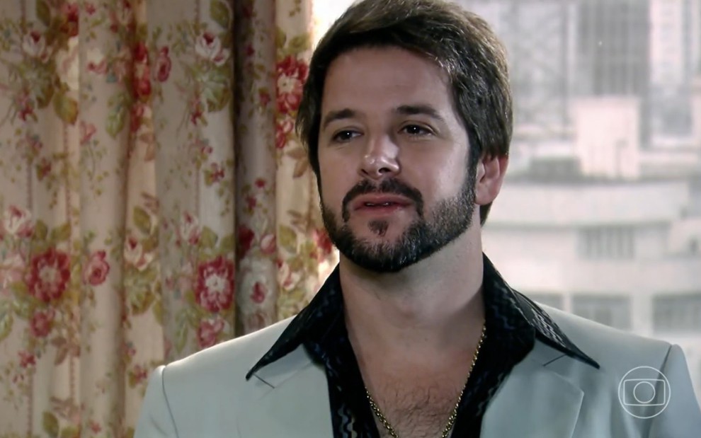 Em 2008, Murilo deu vida ao ambicioso Dodi em “A Favorita”. A atuação lhe rendeu dois prêmios importantes: o Melhores do Ano e o Troféu Imprensa, reconhecimento compartilhado com Cauã Reymond pela mesma produção.
