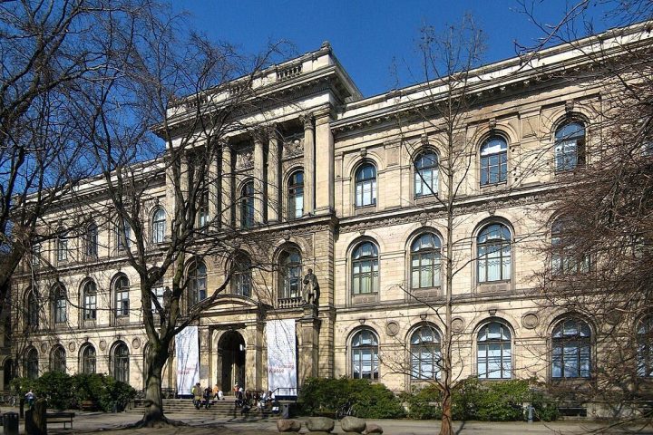 Com a redescoberta, o Museu de HistÃ³ria Natural de Berlim divulgou que planeja aprofundar as pesquisas sobre os morcegos da Ãsia Central. 