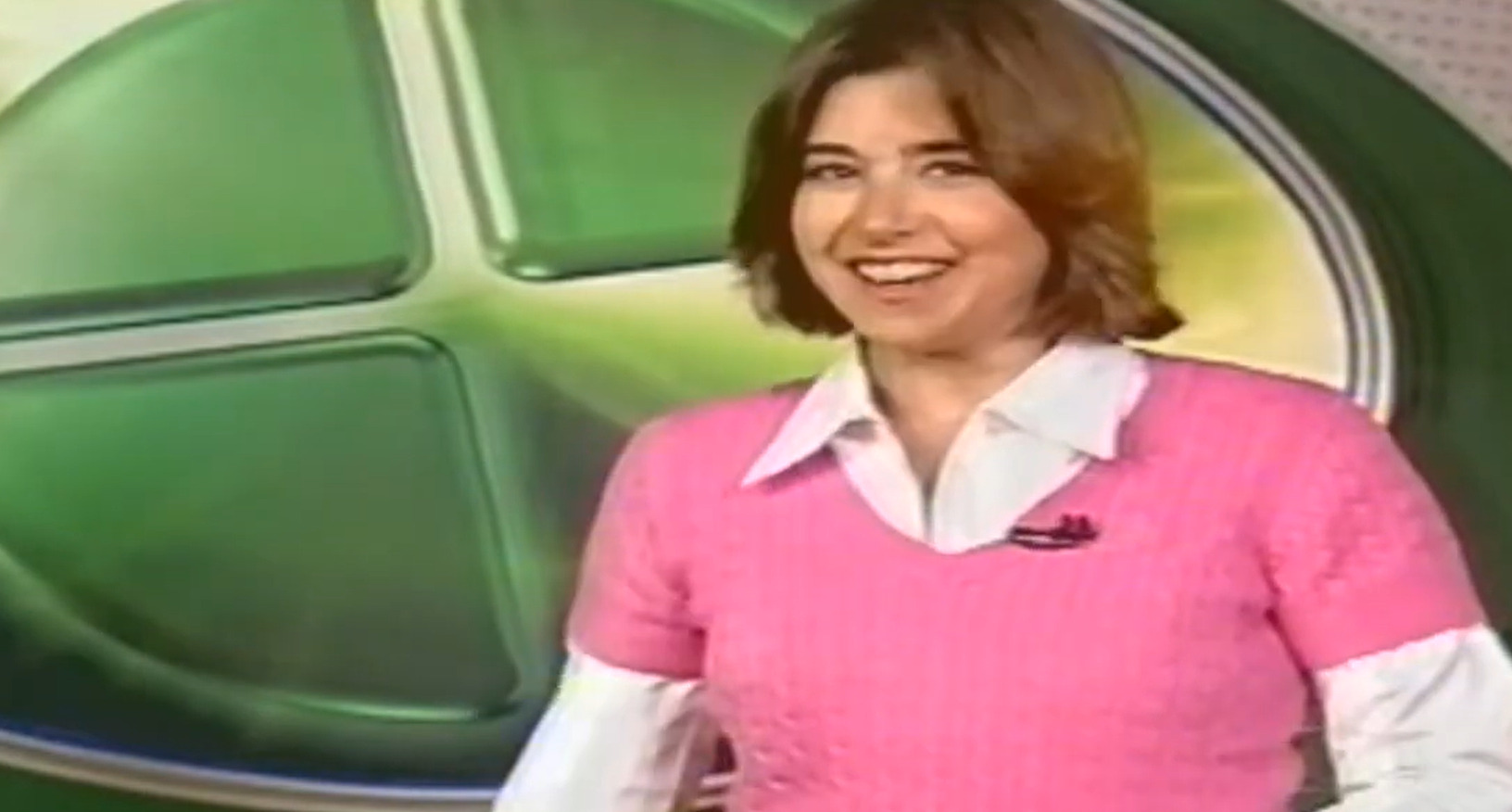 Três anos depois, em 1991, ingressou na TV Globo, onde apresentou os programas “Esporte Espetacular” e “Globo Esporte”, além de contribuir com blocos esportivos de telejornais da emissora.


