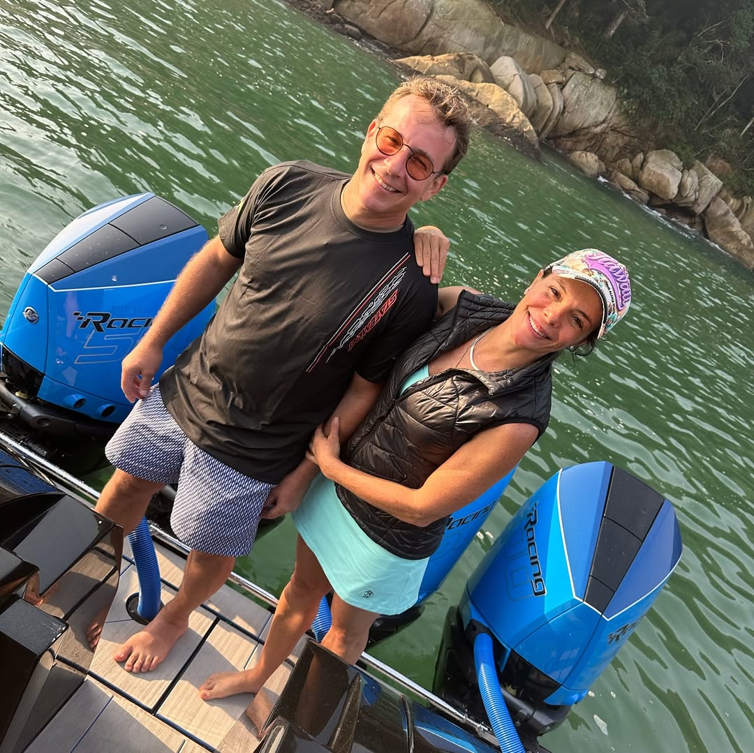 Na vida pessoal, é casada desde 2007 com o empresário Paulo Luis Sartori, conhecido como Tutu Sartori. O casal tem um filho, Arthur, nascido em 2011, a quem ela dedica grande parte do tempo fora dos estúdios.
