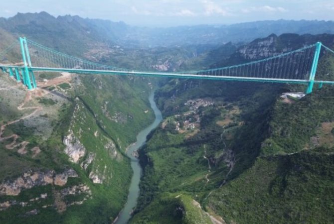 De 2 horas a 2 minutos: inauguração da ponte mais alta do mundo transforma viagem na China