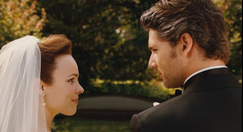 Em 2009, Rachel protagonizou â??A Mulher do Viajante no Tempoâ? como Clare Abshire, personagem cuja vida se conecta Ã  de Henry, um homem que viaja no tempo de forma involuntÃ¡ria. A trama explora os desafios do casal diante da instabilidade provocada pelas ausÃªncias repentinas de Henry, em adaptaÃ§Ã£o da obra de Audrey Niffenegger.
