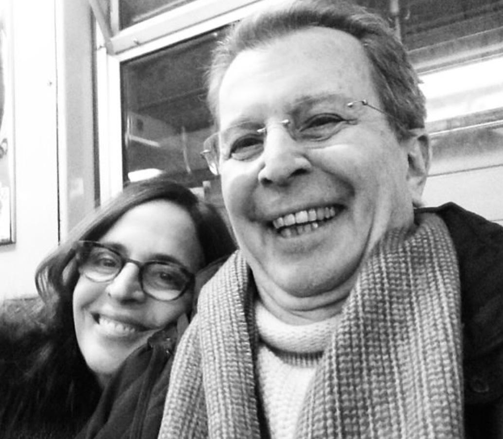 Sua origem russa vem da parte paterna, já que seu pai era judeu imigrante do Leste Europeu, vindo da antiga Rússia para o Brasil. O sobrenome de batismo, Zem, indica essa linhagem eslava, embora tenha sido substituído profissionalmente por um nome artístico mais simples.