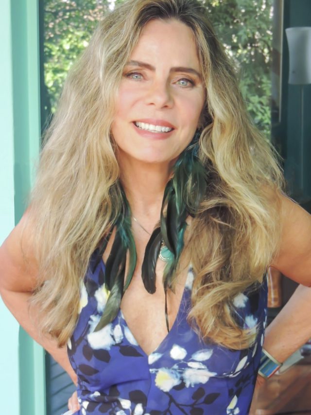 Especialista aponta como Bruna Lombardi consegue manter a beleza aos 73 anos