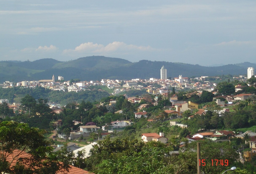 Atibaia, em São Paulo, é reconhecida por sua alta qualidade de vida, segurança e infraestrutura voltada para a terceira idade, com clima agradável e natureza.