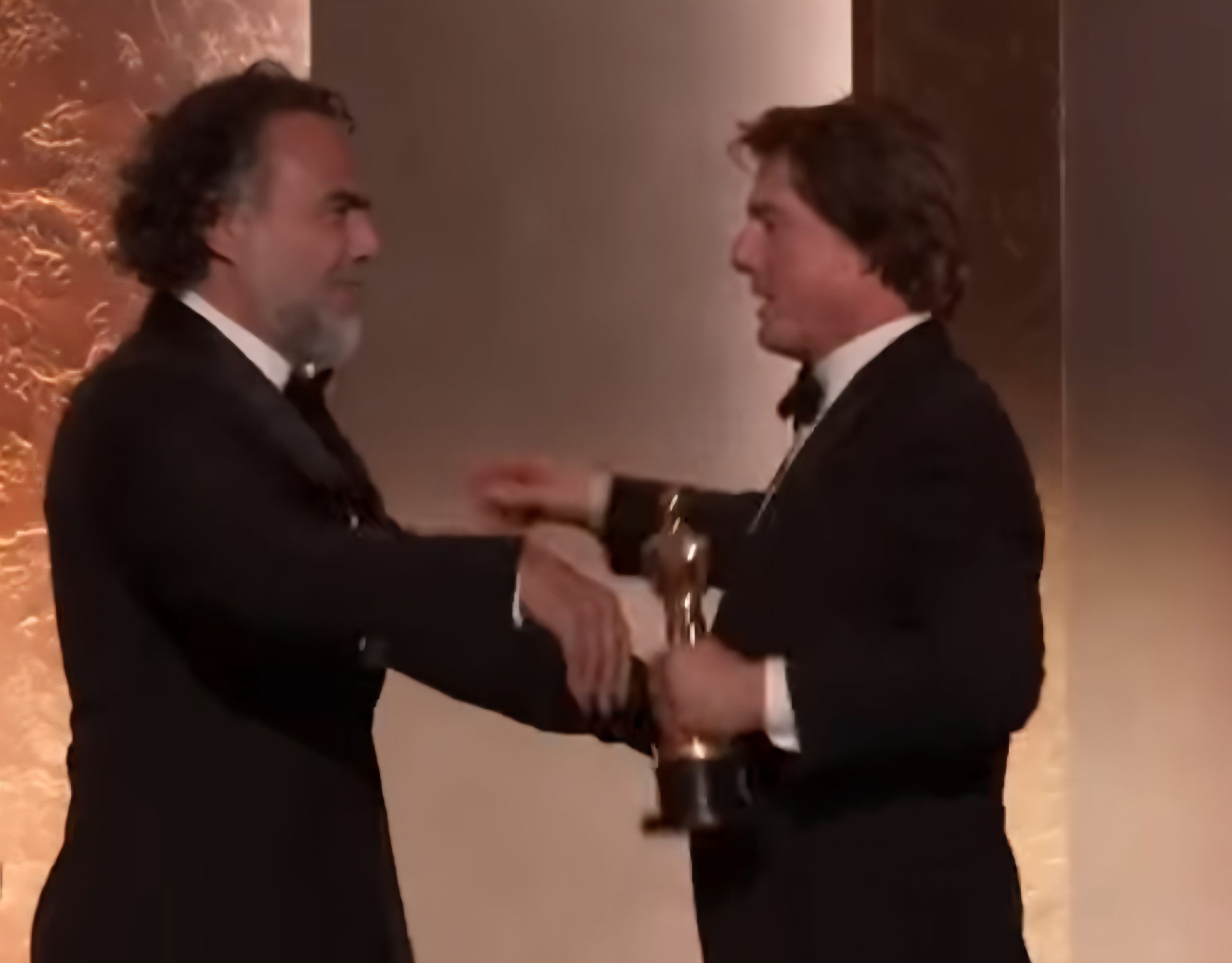 Iñárritu, que dirige Cruise em um novo filme previsto para outubro, afirmou que o talento do astro vai além das acrobacias radicais. Para ele, a força de Cruise está na precisão e nas escolhas milimétricas em cena.