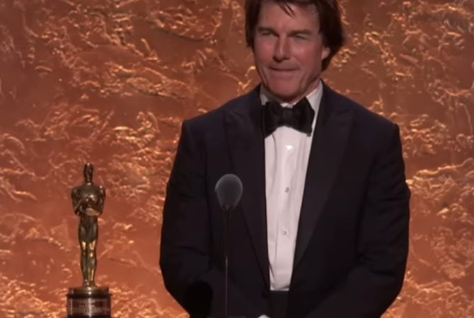 Após quatro indicações sem vencer, Tom Cruise recebe Oscar Honorário pela carreira