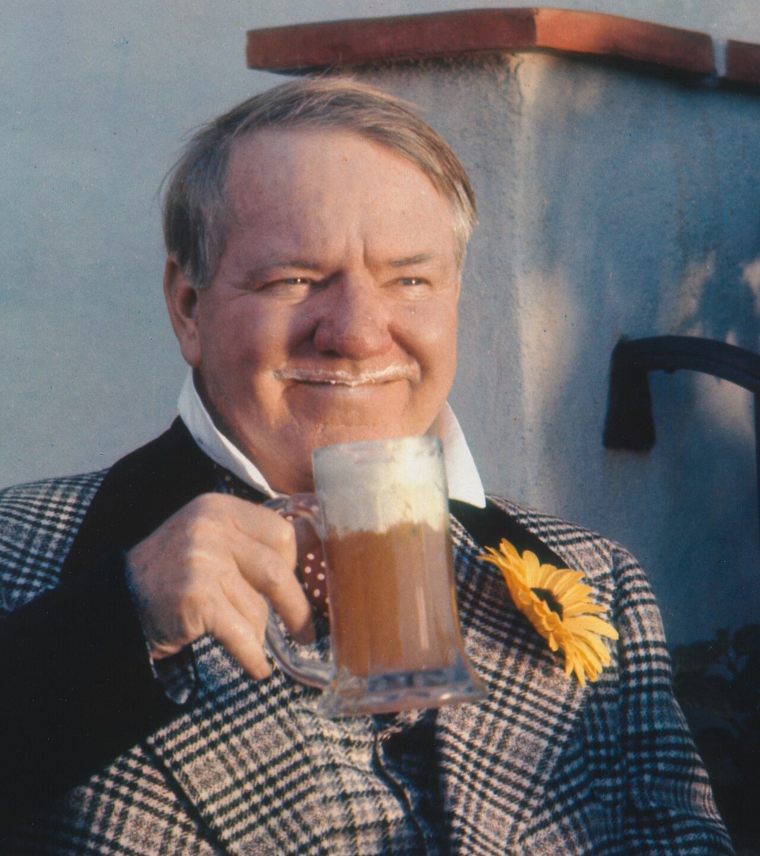 <p>W.C. Fields – Pennsylvania, 29/1/1880 — Misturou sarcasmo, crítica social e humor ácido, tornando-se figura única da comédia. Atuou em “It’s a Gift”. Morreu em 1946, aos 66 anos.</p>
