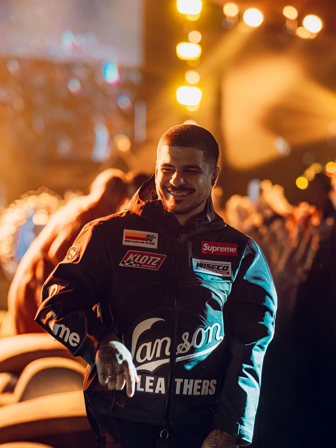 Criado entre Brasil e Paraguai, começou a produzir ainda na adolescência, influenciado por CDs de hard trance trazidos por um tio. Antes de seguir carreira musical, chegou a cursar Direito em Maringá, mas abandonou o curso para se dedicar à produção eletrônica.
