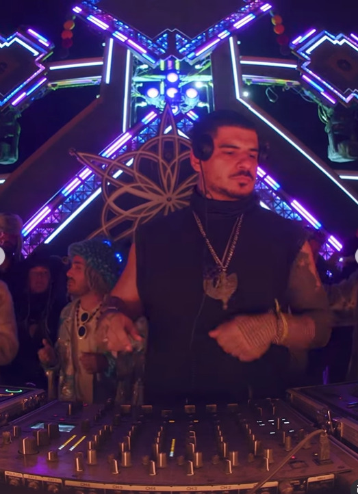 Ele é, ainda, fundador da gravadora e marca Só Track Boa.
