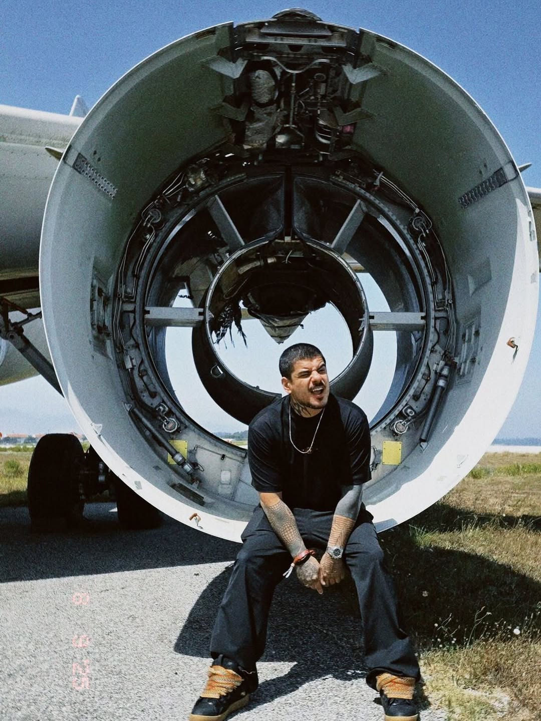 O DJ tem em seu canal no YouTube uma websérie chamada “On the Road”, que funciona como um minidocumentário sobre sua vida, carreira e trajetória. A produção intercala depoimentos de Vintage Culture com cenas de bastidores, apresentações, sessões de estúdio e momentos de descanso ao lado de amigos.
