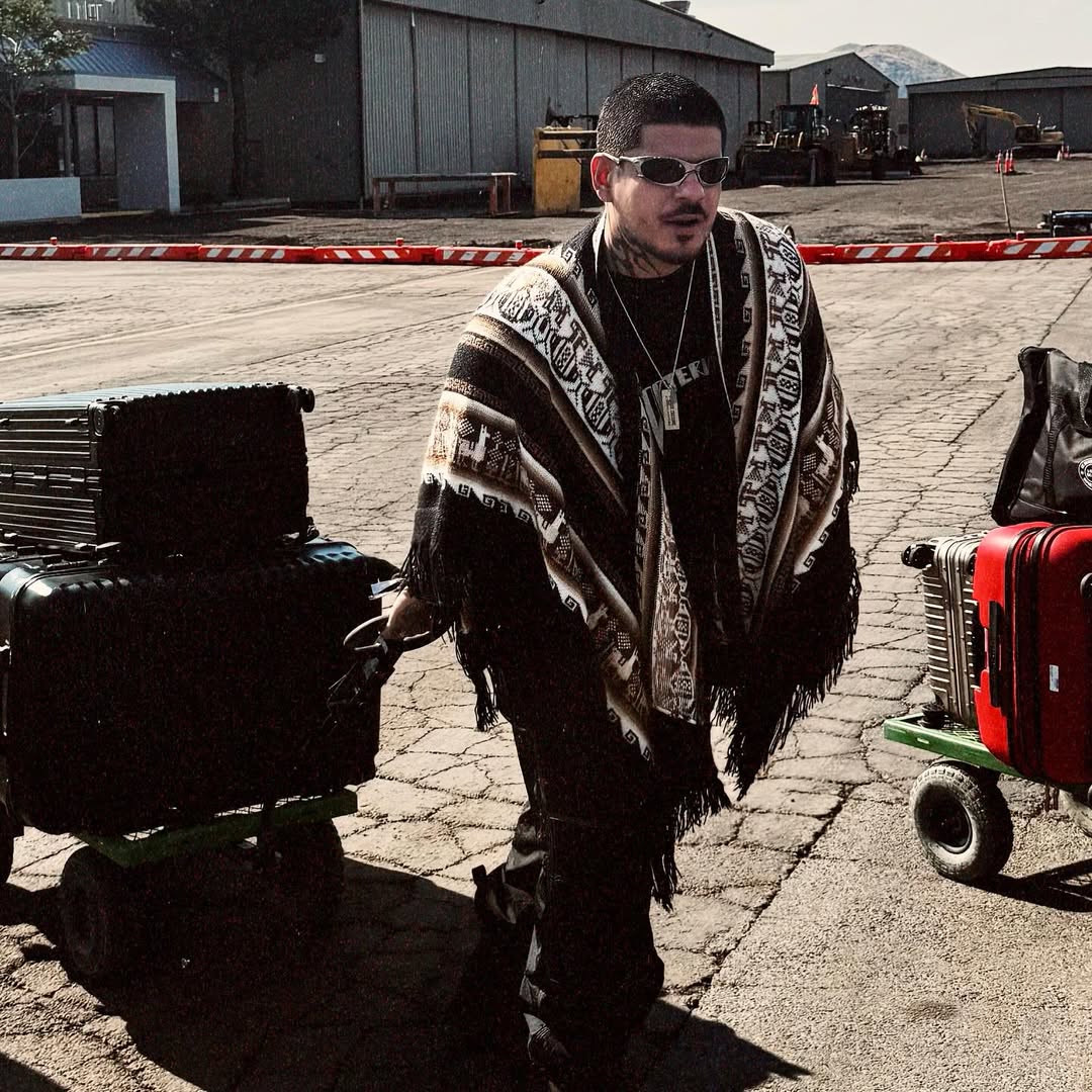 Também marcou presença em festivais como Lollapalooza Brasil, Tomorrowland Brasil, Rock in Rio, Electric Daisy Carnival, além de turnês pela Europa, África do Sul, Oriente Médio e Estados Unidos.