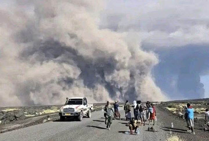 Até o dia 25 de novembro, não havia relatos de feridos ou de grandes danos materiais, visto que o vulcão se encontra em uma região isolada. 