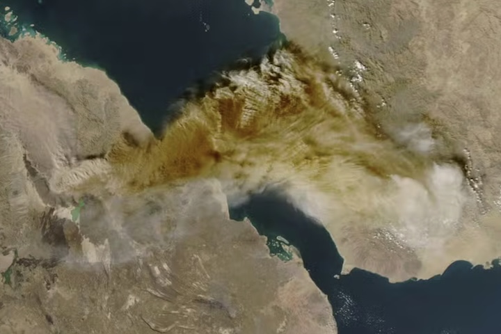 As cinzas vulcânicas foram detectadas sobre países como o Iêmen, o Omã, a Índia e até o Paquistão. A erupção durou algumas horas. 