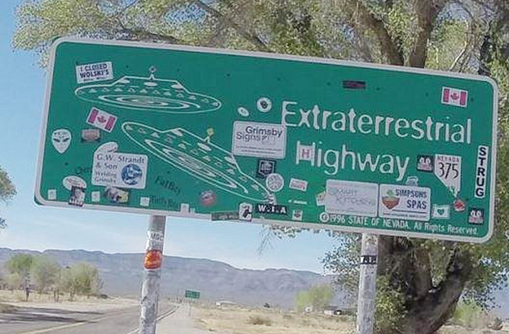 A Área 51 não é apenas um tema americano; ela desperta interesse em todo o planeta. Pessoas de diferentes culturas alimentam teorias e histórias sobre o local. O fascínio global mostra como o mistério transcende fronteiras. Assim, a base tornou-se símbolo universal do desconhecido.