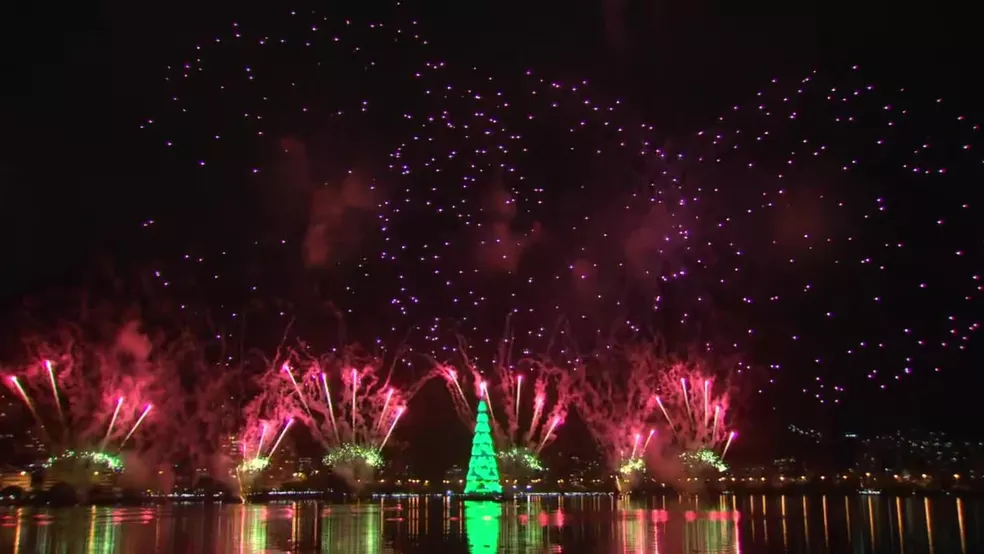 Árvore de Natal da Lagoa retorna, e Botafogo estreia a sua versão flutuante