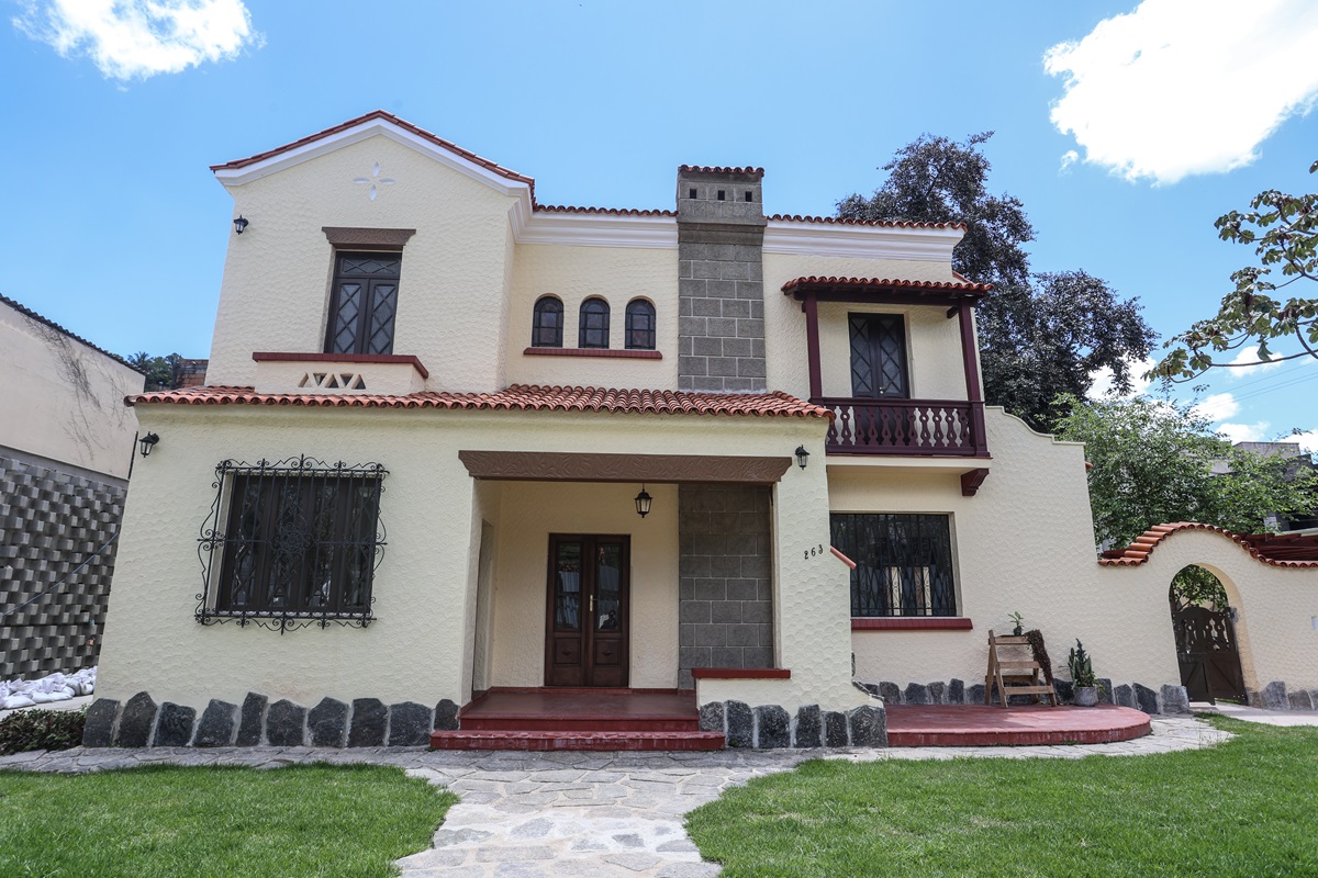 Instalado em um casarão antigo que passou por ampla recuperação, o equipamento marca a chegada de um polo cultural público à zona Norte da cidade.
