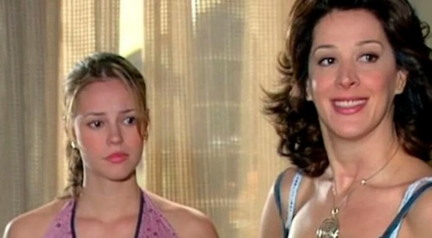 Já a estreia na Globo veio no ano seguinte, quando interpretou Giovana Güney Sabatini na novela 