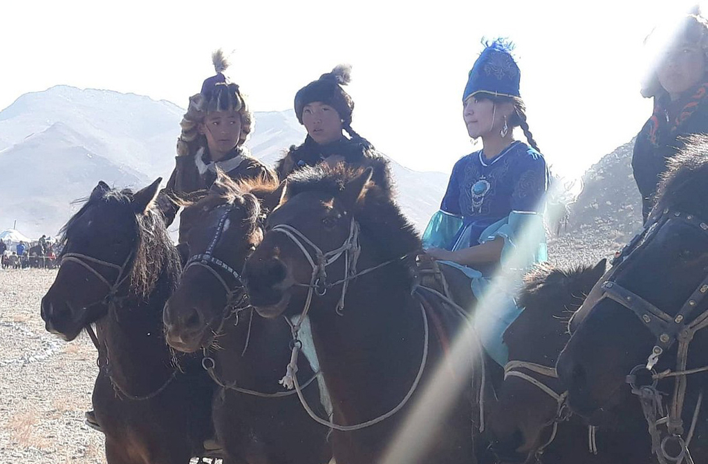 Embora compartilhem raízes ancestrais e riqueza cultural herdada de civilizações históricas, Mongólia e Mongólia Interior seguem trajetórias diferentes. Juntas, compõem um mosaico de tradições, línguas e políticas que continuam a evoluir diante das mudanças globais, revelando a complexidade da Ásia contemporânea.