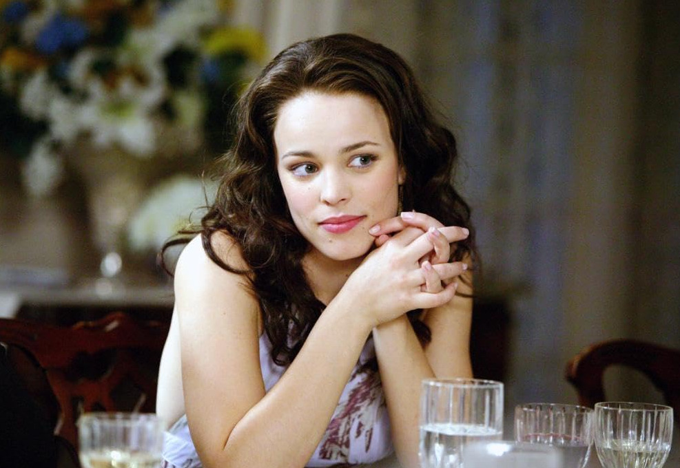 Um ano depois, Rachel interpretou Claire Cleary em “Penetras Bons de Bico”, produção que acompanha dois amigos que passam a frequentar casamentos alheios. Claire se torna essencial para a história quando um deles se apaixona por ela. Seu parceiro de cena foi Owen Wilson, com quem voltaria a contracenar em “Meia-noite em Paris”, lançado em 2011.
