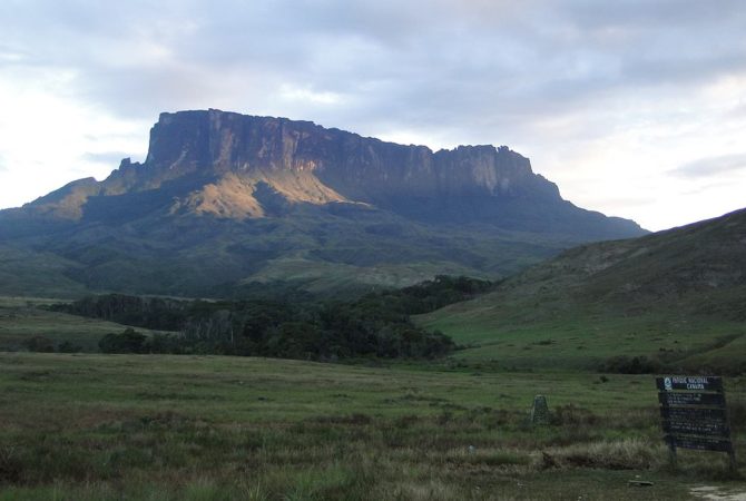 Monte Roraima, o platô misterioso que inspirou Conan Doyle em ‘O Mundo Perdido’