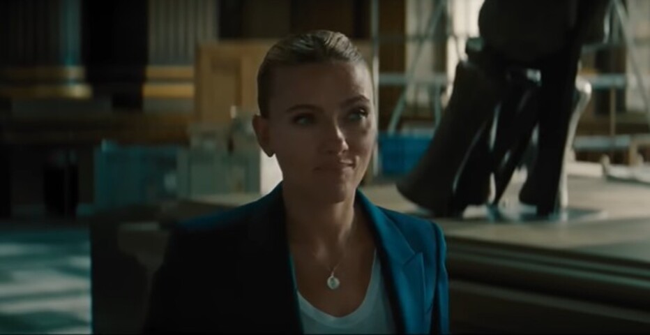 O filme original de 1973 é um marco do terror, indicado a 10 Oscars e inspiração para Mike Flanagan. Enquanto detalhes da nova trama seguem em sigilo, Johansson brilha nos cinemas com 