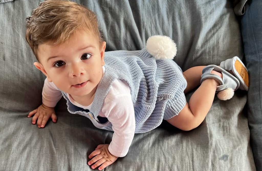 O segundo filho do casal, Vicenzo, nasceu em 2024 e trouxe ainda mais alegria à família. Sthefany compartilhou fotos do recém-nascido com mensagens de gratidão. Sempre que pode, ela relata os desafios de ser mãe de dois meninos pequenos. A rotina é intensa, mas cheia de amor e descobertas. Vicenzo, aliás, é descrito como um bebê tranquilo e sorridente.