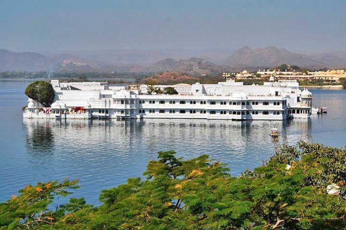 Taj Lake Palace, hotel histórico de luxo na Índia, no Lago Pichola, em Udaipur - Reprodução do Flickr Michele Piselli