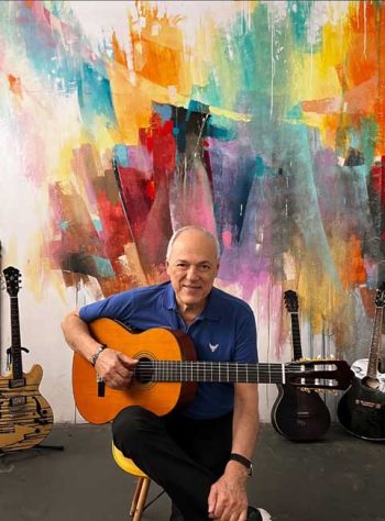 Compositor, cantor e violonista Toquinho