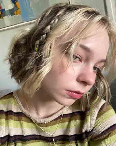 Emma Elizabeth Myers nasceu no dia 2 de abril de 2002, em Orlando, no estado americano da Flórida.
