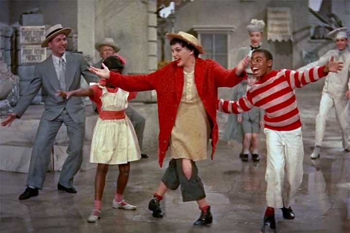 Judy Garland (1922–1969) - Dona de uma das vozes mais marcantes da história do cinema, encantou o mundo em “O Mágico de Oz”. Sua intensidade emocional fez dela uma das grande intérpretes dos musicais clássicos.
