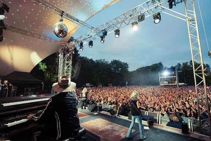 A partir daí, a banda viveu um período intenso de ascensão, com discos bem recebidos, turnês constantes e uma base de fãs cada vez mais fiel, especialmente no sul dos Estados Unidos, mas também em outras partes do mundo.

