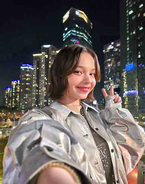 Sua trajetória artística começou cedo. Em 2010, ainda criança, estreou no cinema com um papel secundário no drama “Cartas para Deus”. No mesmo ano, fez sua primeira aparição televisiva em “The Glades”. 
