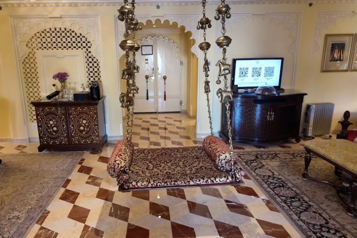 Taj Lake Palace, hotel histórico de luxo na Índia, no Lago Pichola, em Udaipur - Reprodução do Yotubhe Canal ST Travel / ST Viagens