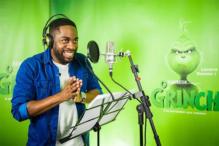No Brasil, a voz do Grinch ficou a cargo de Lázaro Ramos, escolha que ajudou a criar identificação imediata com o público nacional. A animação reforçou a solidão do personagem e suavizou seu comportamento, destacando o processo gradual de abertura emocional provocado pelo contato com a comunidade.

