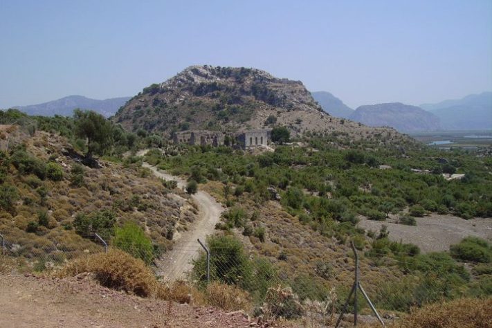 Cidade Antiga de Kaunos, Turquia – Wikimedia Commons/mwanasimba