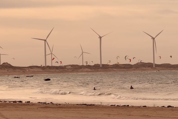 Estrada que liga praias do Ceará é considerada uma das mais bonitas do Brasil - Reprodução/YouTube
