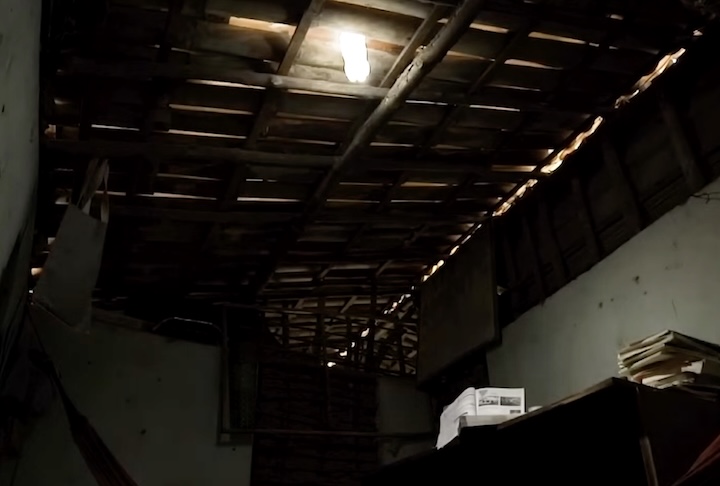 Famílias de comunidades indígenas do Amazonas já relataram que a chegada da luz pôs fim ao uso de lamparinas de querosene, que causavam fumaça e limitavam as atividades noturnas.