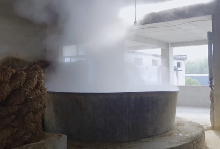 Papel Xuan, China tem técnica milenar tombada pela Unesco para fabricar o maior papel do mundo - Reprodução/YouTube