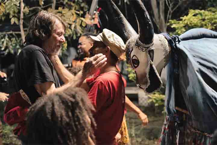 Oswaldo Lenine Macedo Pimentel nasceu em 2 de fevereiro de 1959, no Recife, capital de Pernambuco. 
