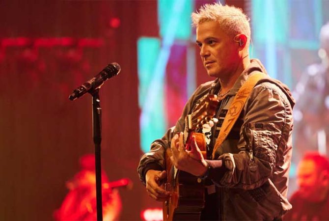 Alejandro Sanz completa 57 anos; veja a trajetória do cantor espanhol