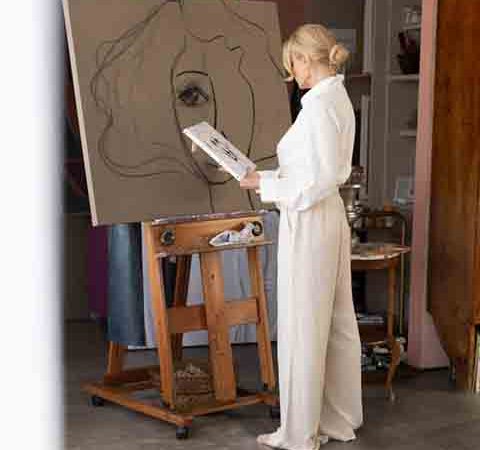 Claudia Liz: modelo que ficou em coma após lipoaspiração vive nova fase profissional