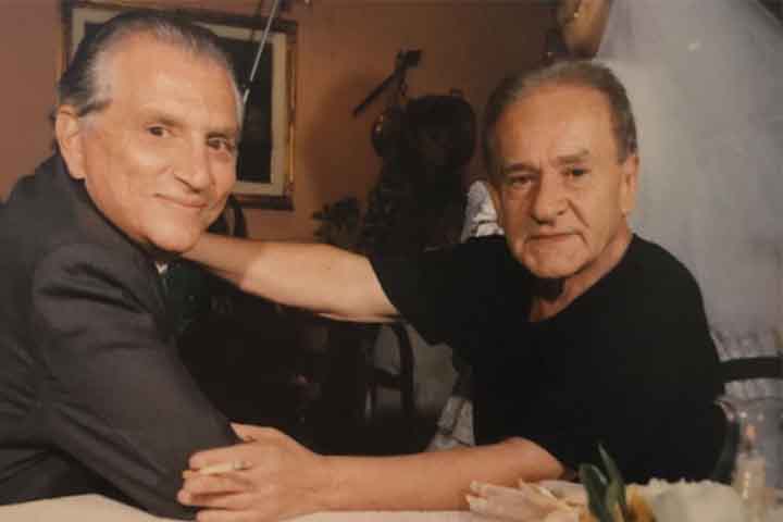 Dois anos depois, deu os primeiros passos na televisão como roteirista do “Zilomag Show”, na TV Paulista, onde também atuou ao lado de Ronald Golias. A partir daí, participou da criação e do desenvolvimento de diversos programas humorísticos.
