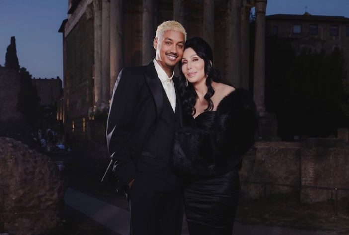 Cantora Cher e o namorado Alexander 'AE' Edwards - Reprodução Instagram @cher