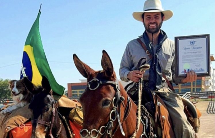 Engenheiro brasileiro quer atravessar 10 mil km dos Estados Unidos ao Brasil montado em mula - Divulgação